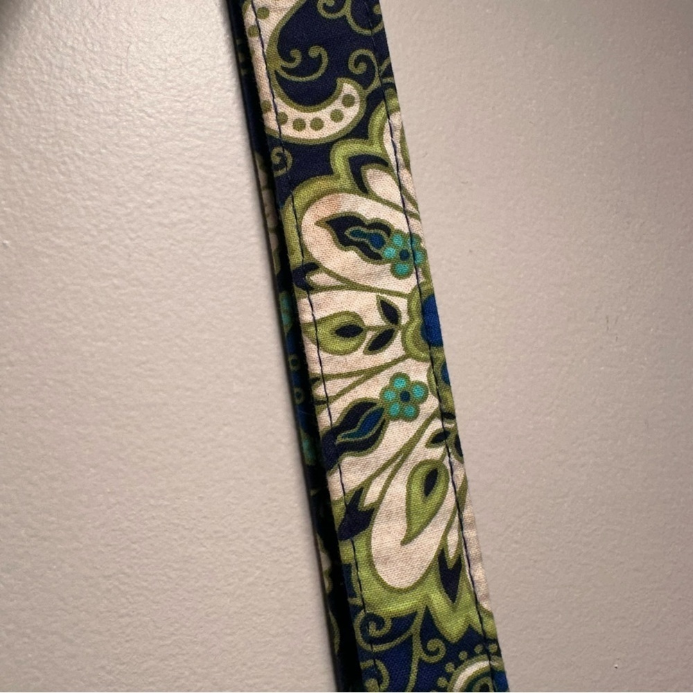 Vera Bradley Rhythm & Blues Aqua Green Hipster Crossbody Bag Retired Paisley EUC - Picture 9 of 15